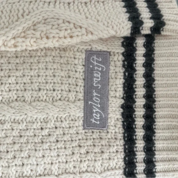 Taylor Swift Folklore Cardigan XS/S - Picture 3 of 7